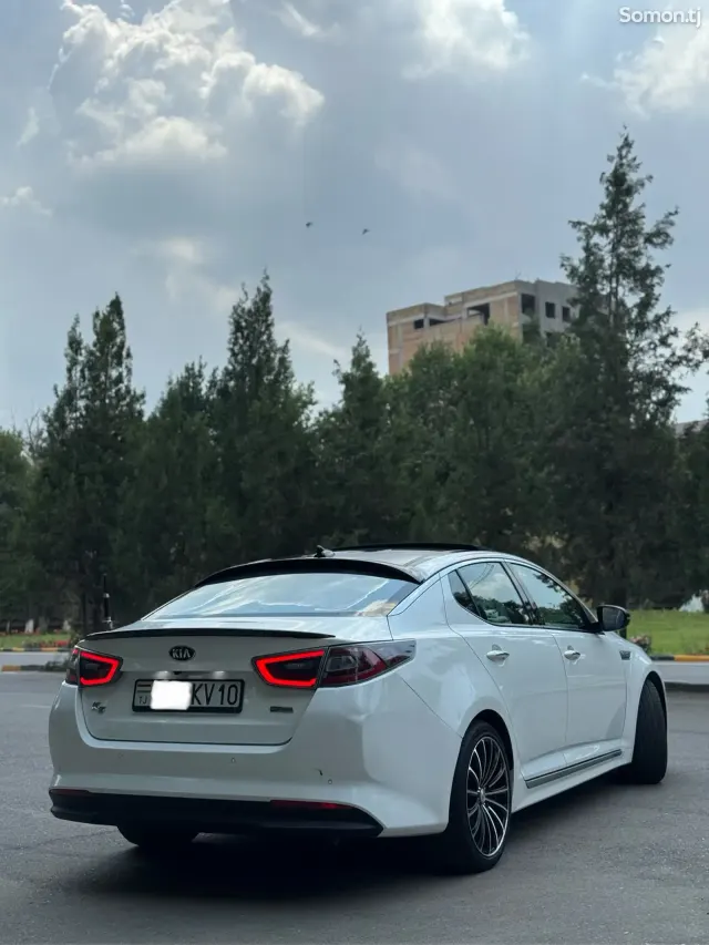 Kia K5 2015 · 2.0 AT