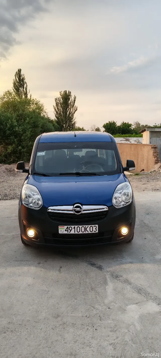 Opel Combo 2016 · 1.6 MT