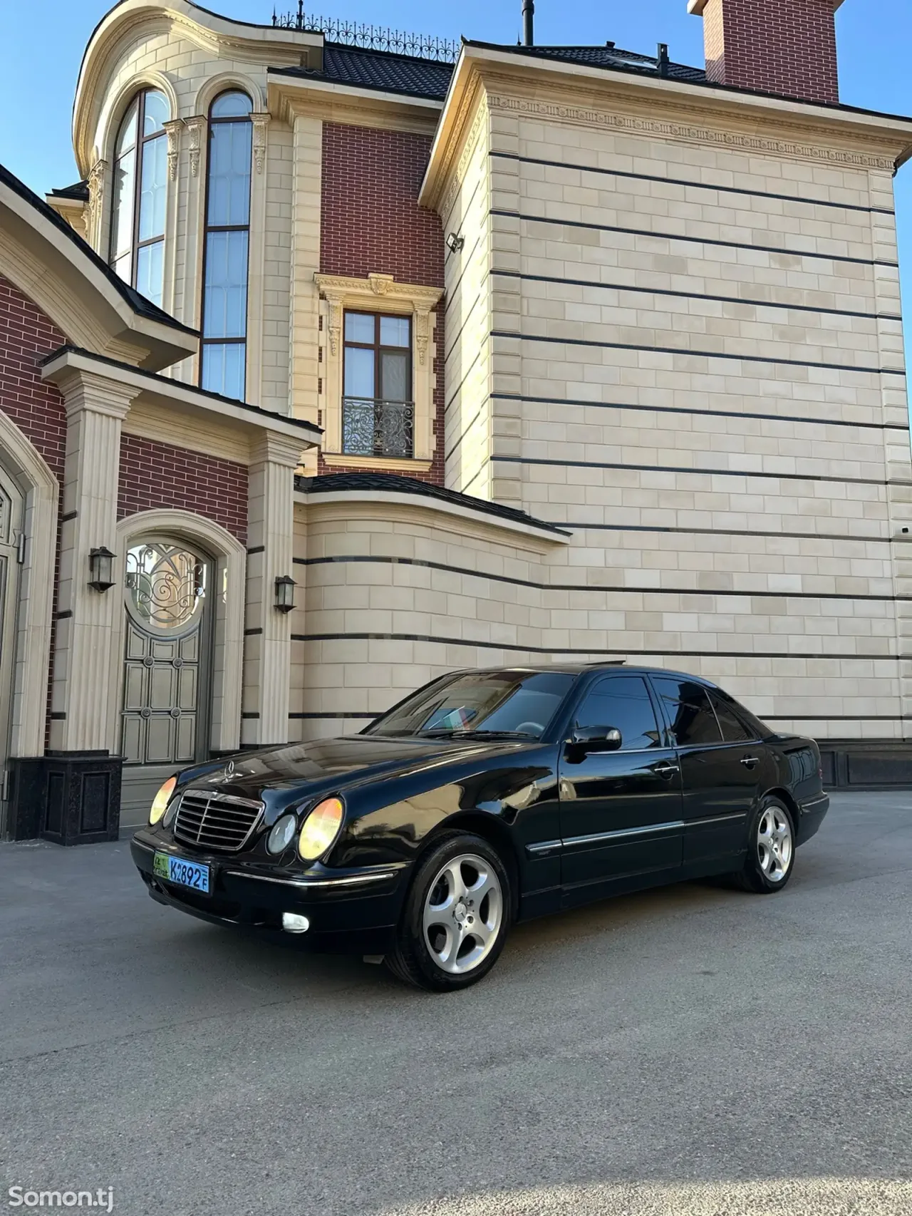 Mercedes-Benz E class 2002 · 3.2 AT