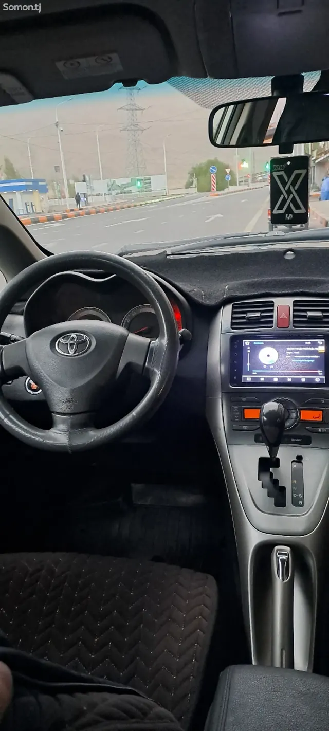 Toyota Auris 2008 · 1.5 AT