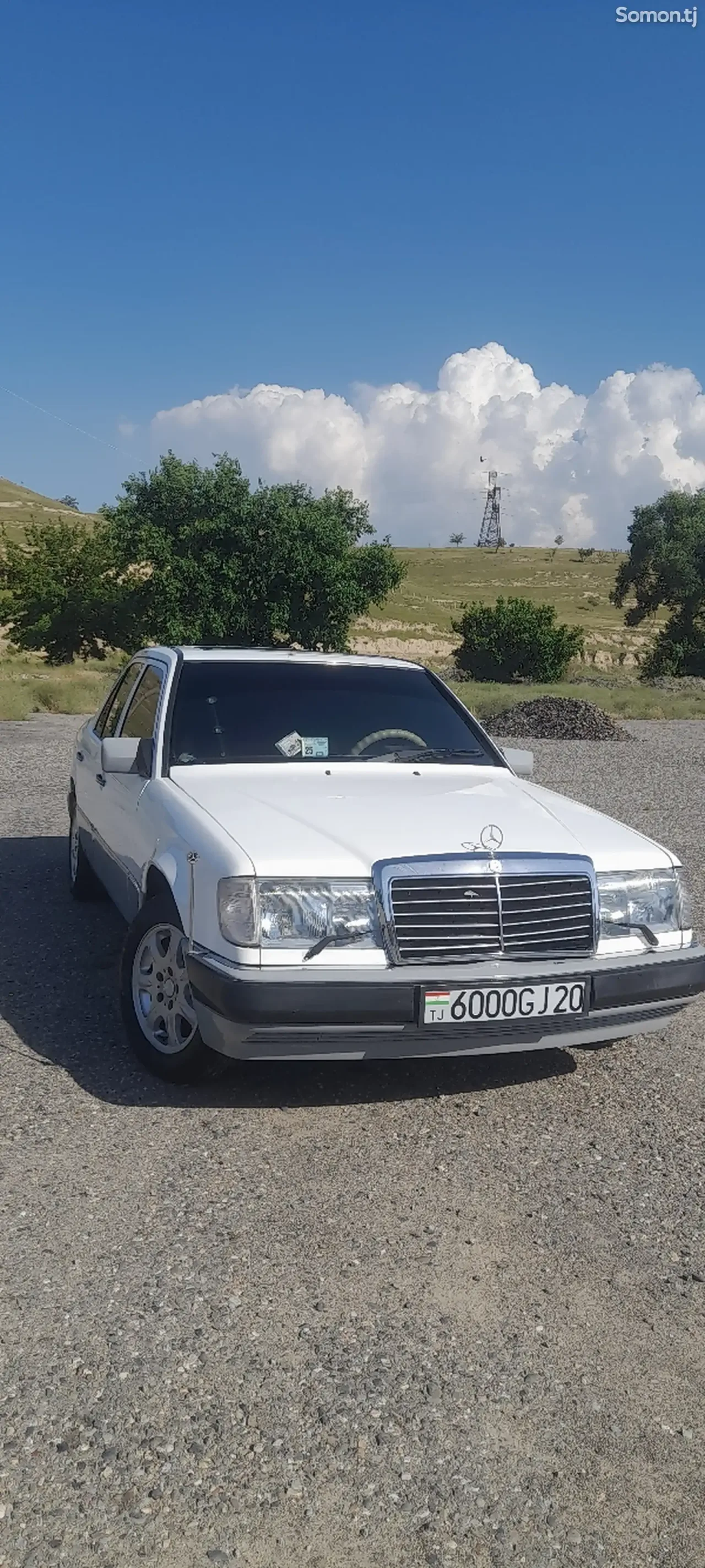 Mercedes-Benz W124 1990 · 2.0 MT