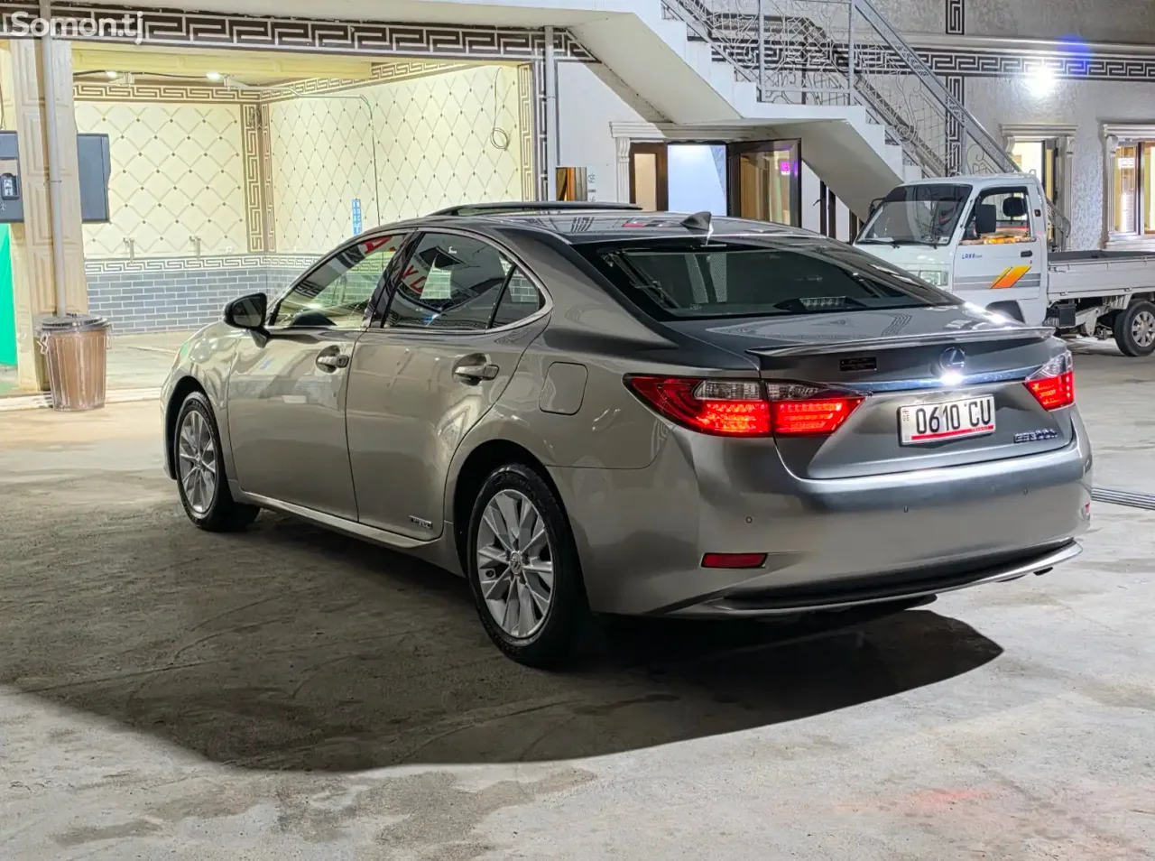 Lexus ES series 2015 · 2.5 AT