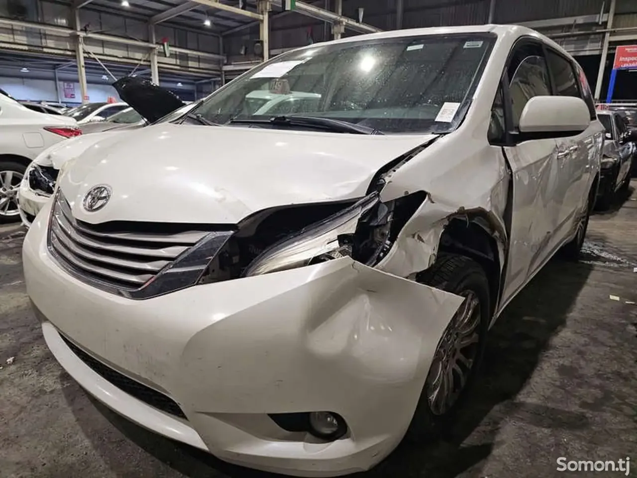 Toyota Sienna 2015 · 3.5 AT