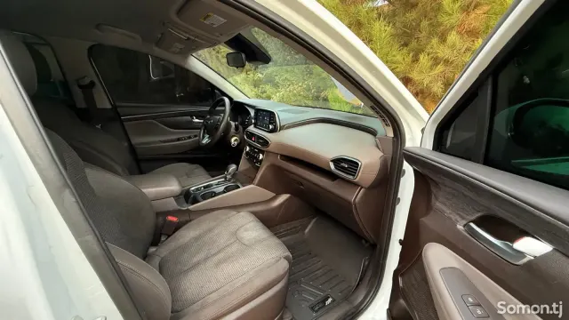 Hyundai Santa Fe 2019 · 2.4 AT
