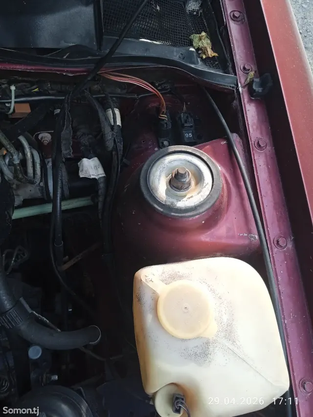 Opel Vectra A 1992 · 1.6 MT
