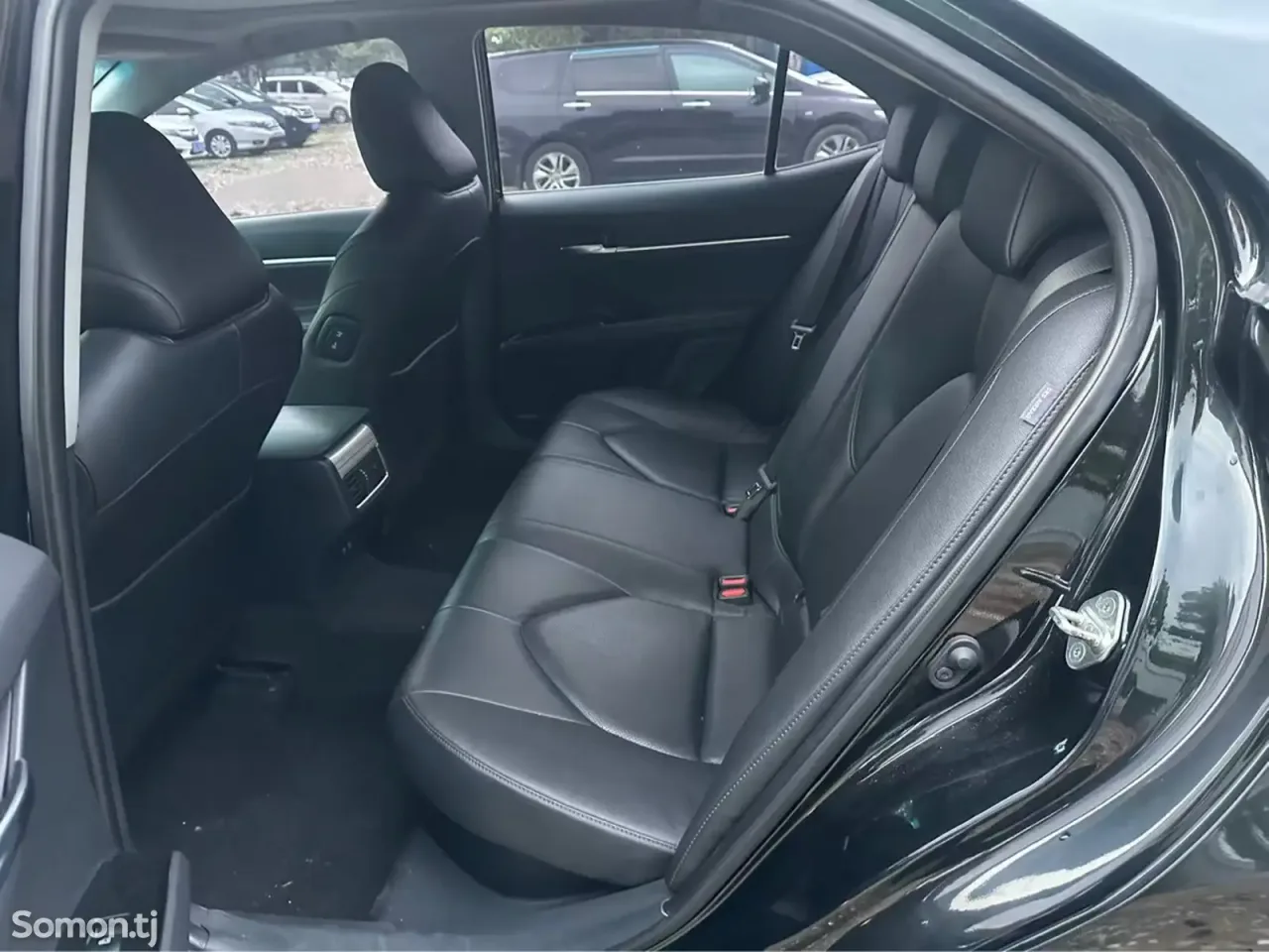 Toyota Camry 2020 · 2.5 AT