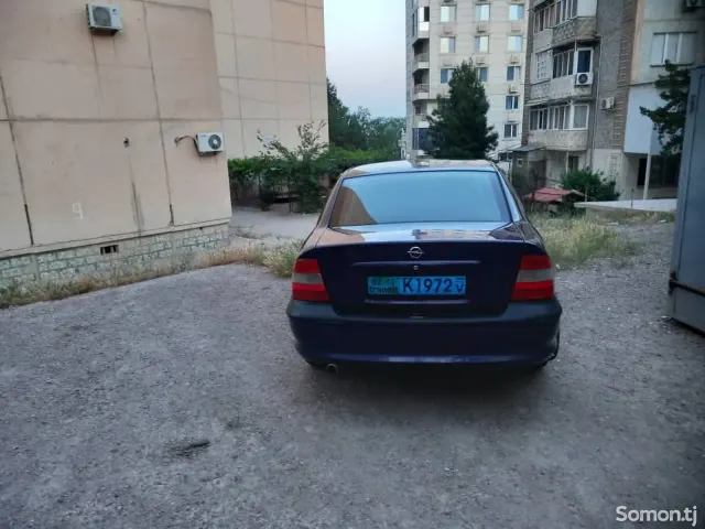 Opel Vectra B 1996 · 1.6 MT