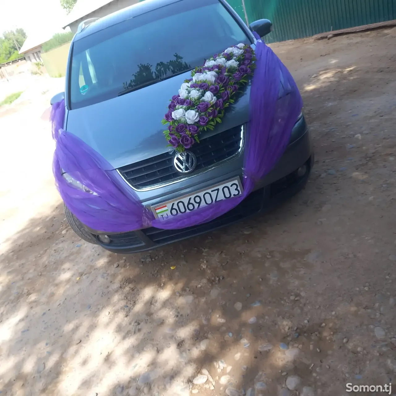 Volkswagen Touran 2006 · 1.6 MT