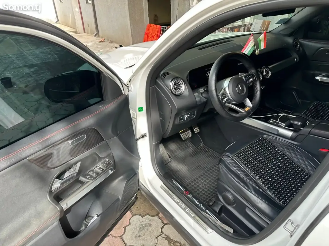 Mercedes-Benz GLB class 2023 · 2.0 AT