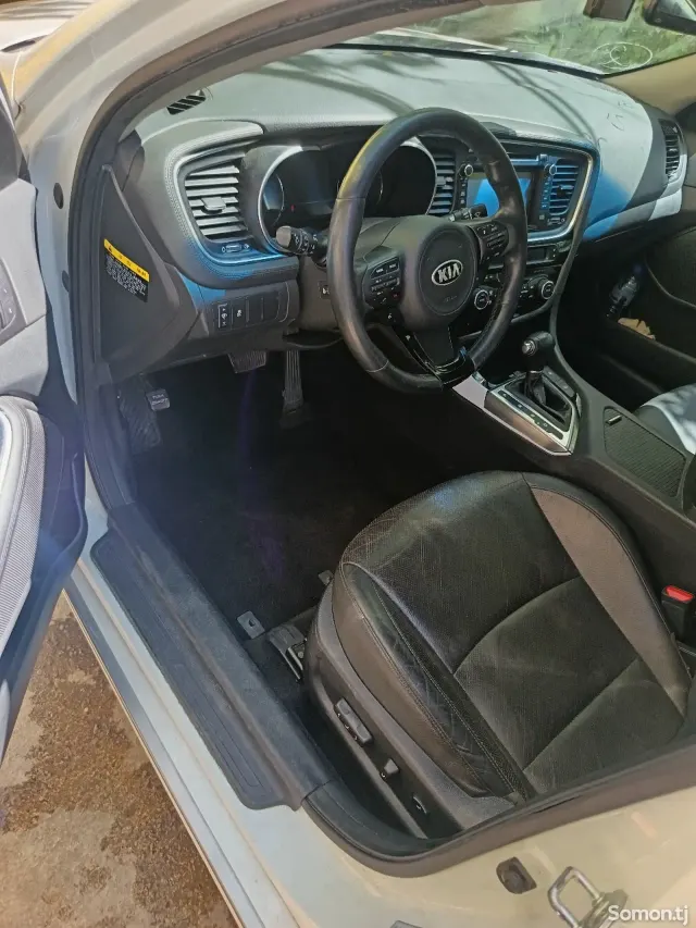 Kia K5 2014 · 2.0 AT