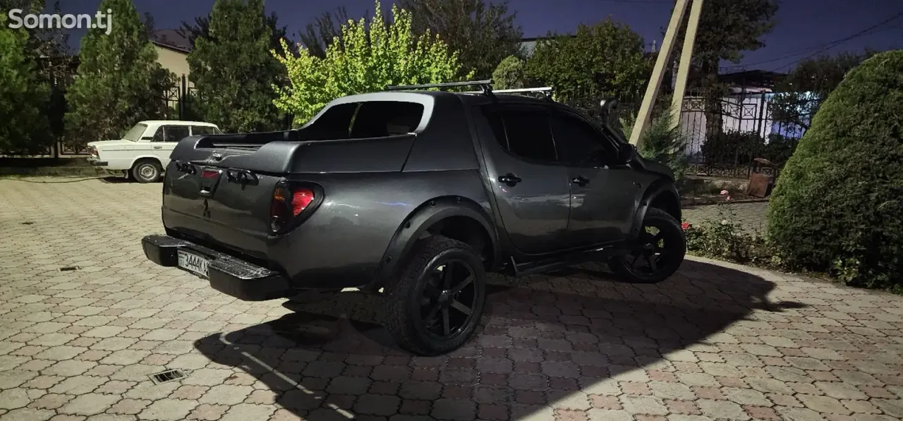 Mitsubishi L200 2012 · 2.4 MT