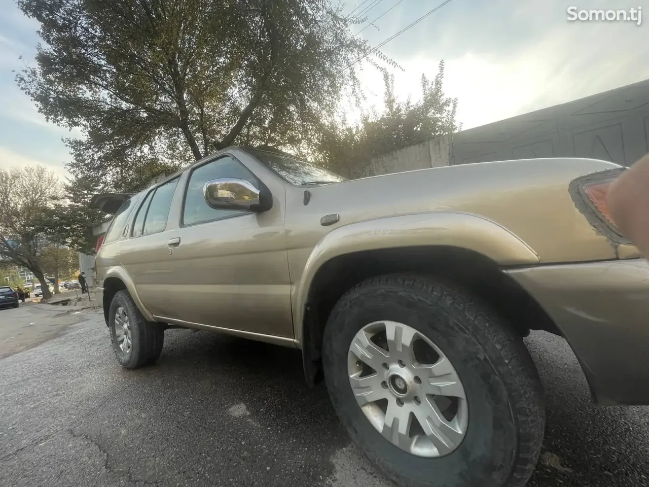 Nissan Pathfinder 2005 · 3.5 MT