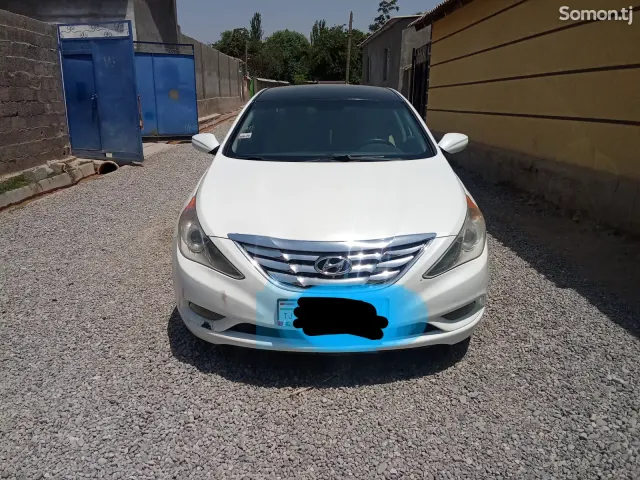 Hyundai Sonata 2011 · 2.4 AT