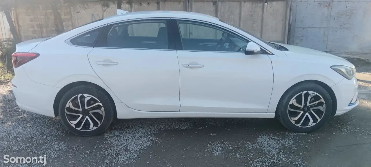 Changan Eado 2022 · AT