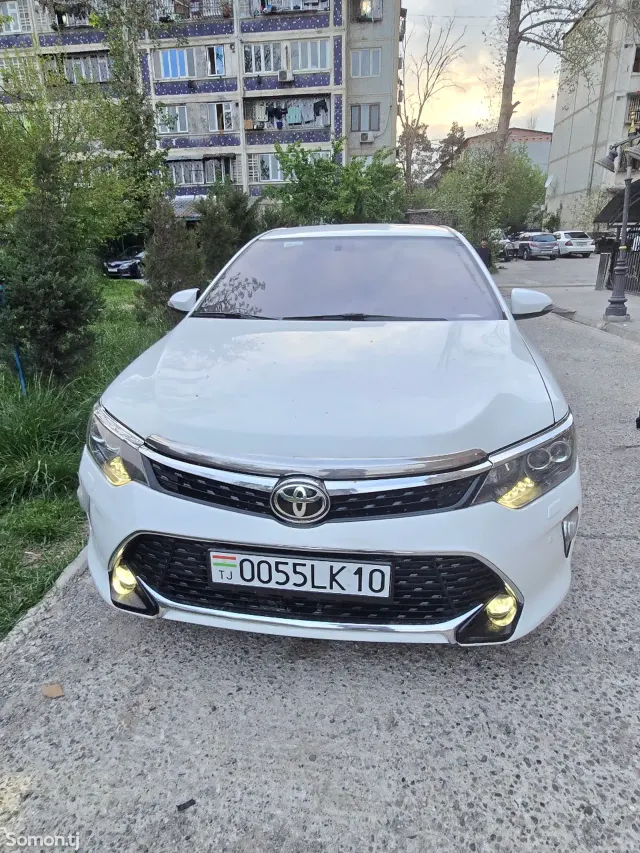 Toyota Camry 2017 · 3.5 AT