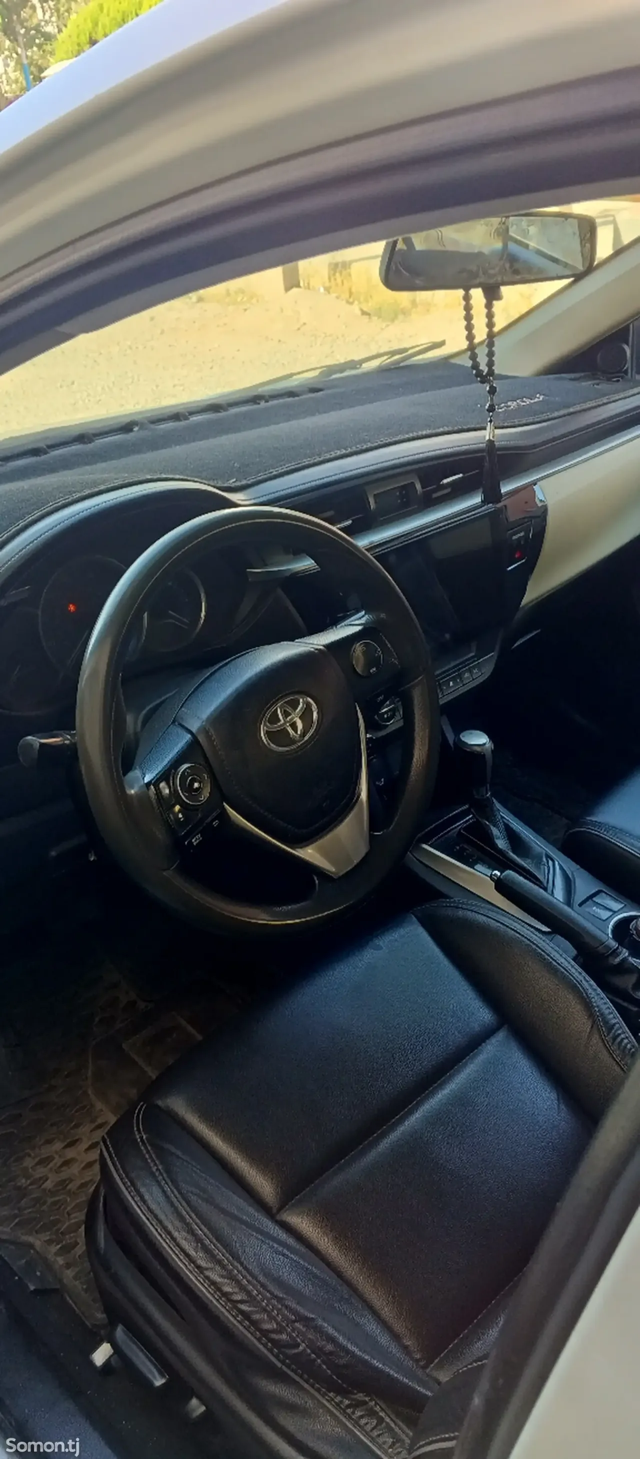 Toyota Corolla 2015 · 1.8 AT