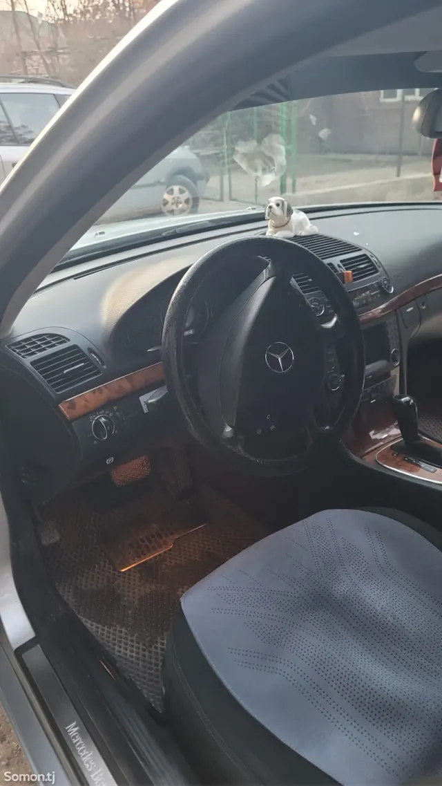 Mercedes-Benz E class 2004 · 2.8 AT
