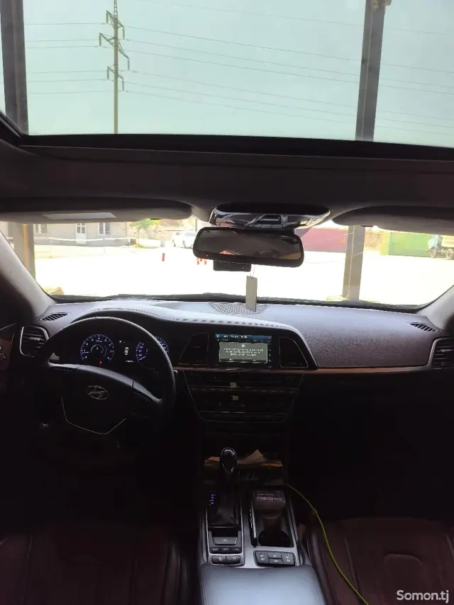 Hyundai Aslan 2014 · 3.3 AT