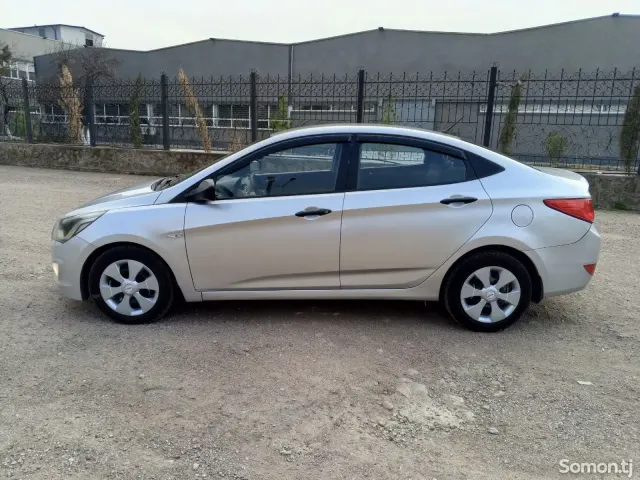 Hyundai Solaris 2015 · 1.6 AT