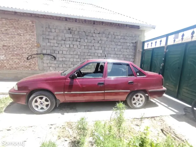 Daewoo Nexia 1996 · 1.6 MT