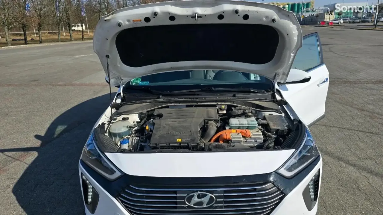 Hyundai Azera 2016 · 1.6 AT