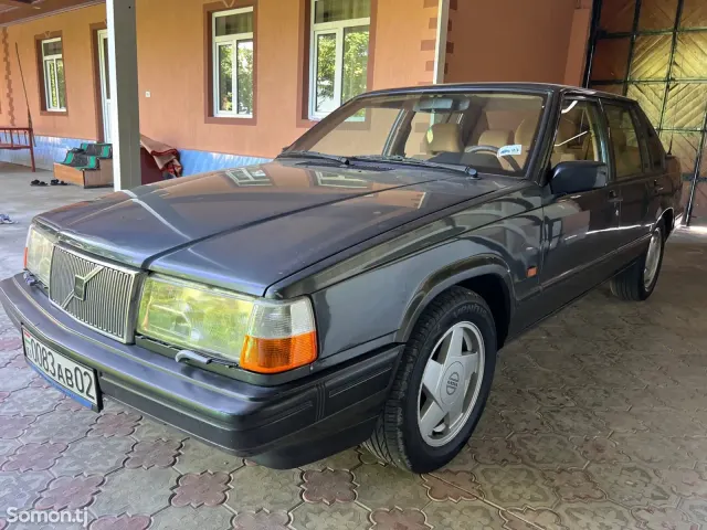 Volvo 940 1993 · 2.3 MT