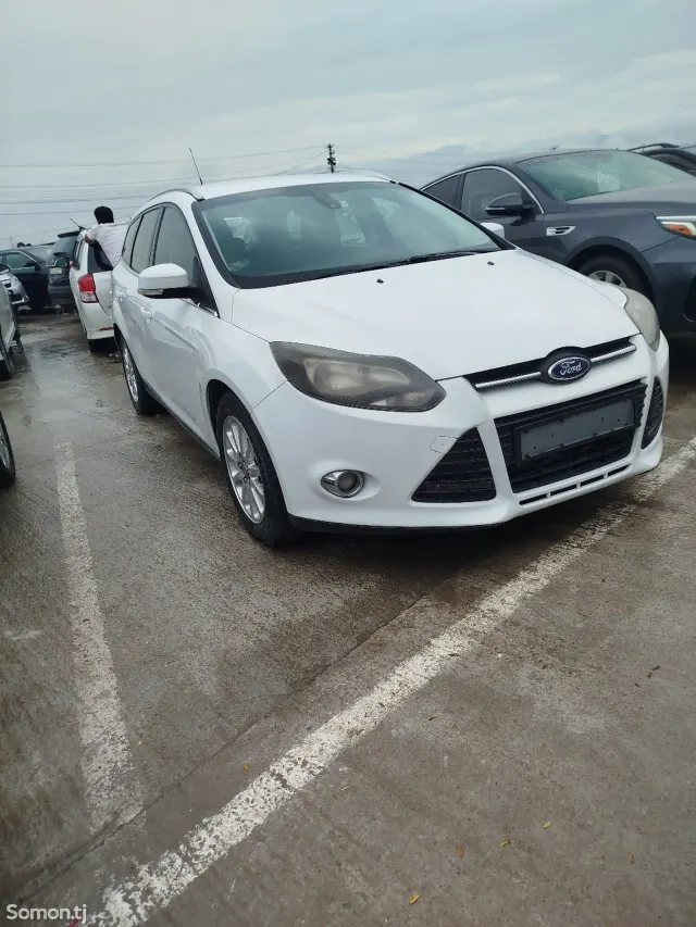 Ford Focus 2013 · 1.6 AT
