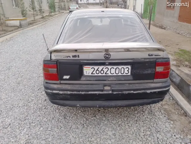 Opel Vectra A 1994 · 1.6 MT