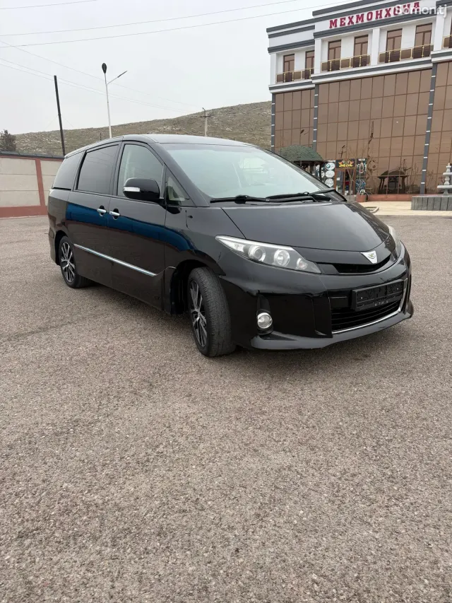 Toyota Estima 2014 · 2.4 AT