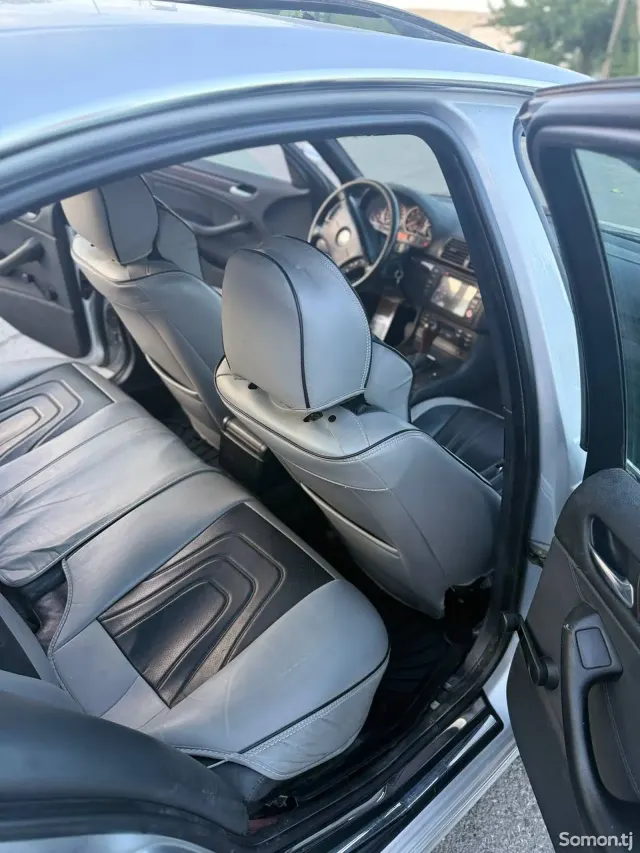 BMW 3 series 2003 · 2.5 AT