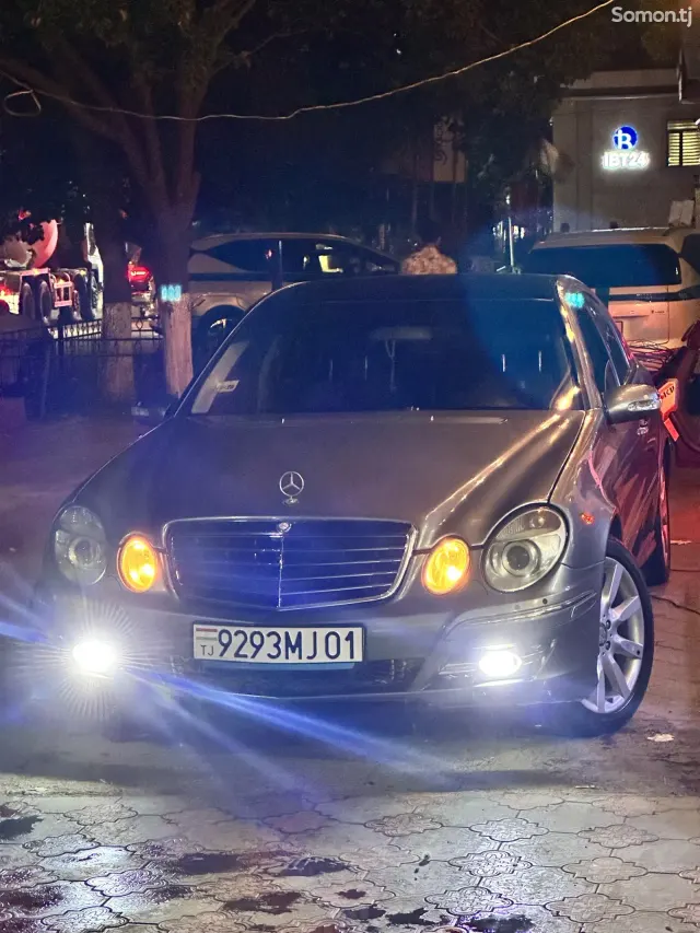 Mercedes-Benz E class 2004 · 3.2 AT