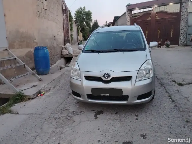 Toyota Corolla Verso 2008 · 2.2 MT