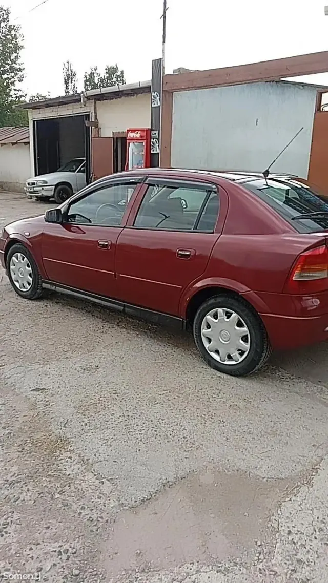 Opel Astra G 1999 · 1.6 MT