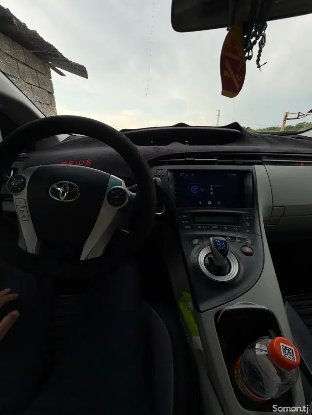 Toyota Prius 2010 · 1.8 AT