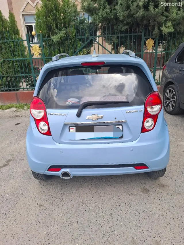 Chevrolet Spark 2014 · 1.1 AT