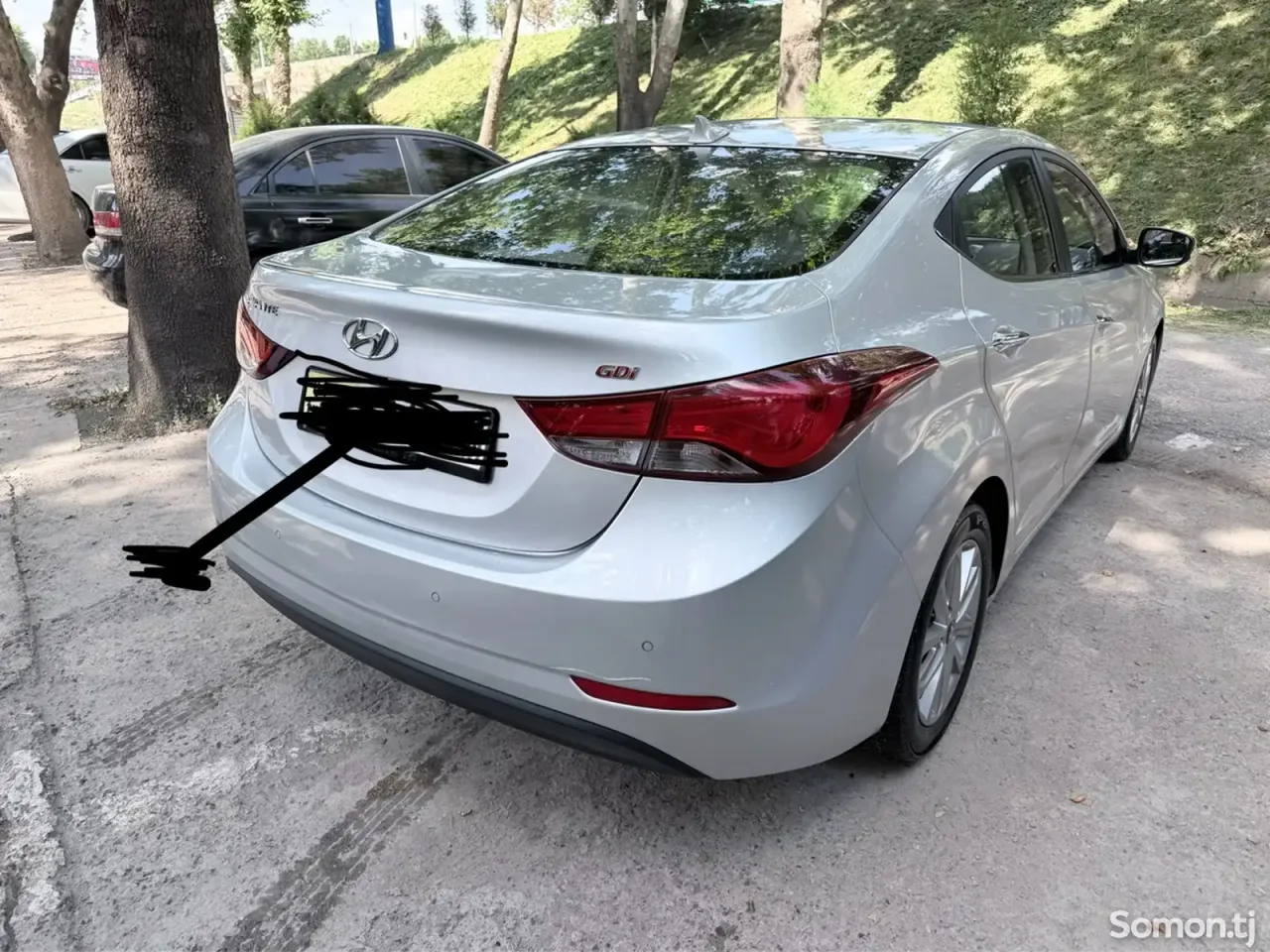 Hyundai Avante 2014 · AT