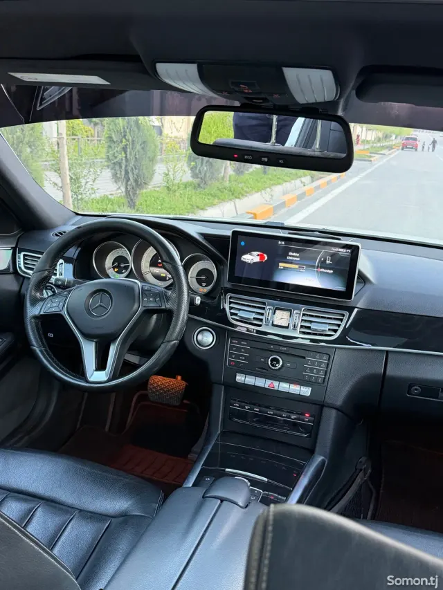 Mercedes-Benz E class 2015 · 2.2 AT