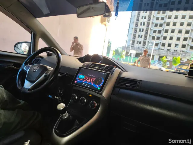 Toyota Verso 2014 · 1.6 MT