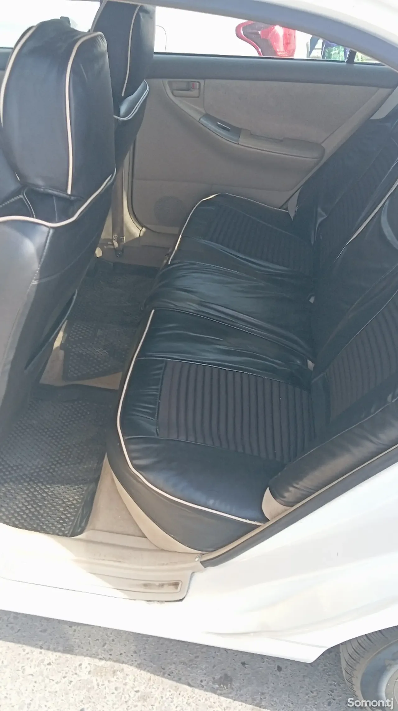 Toyota Corolla 2004 · 1.5 AT