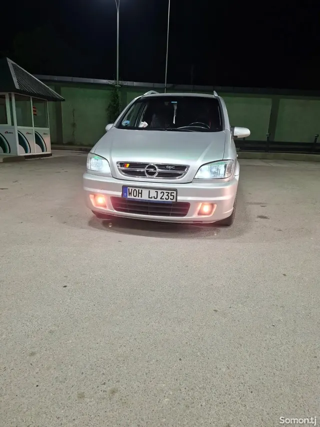 Opel Zafira 2005 · 1.8 MT