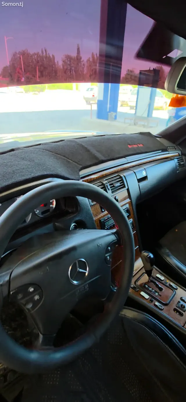 Mercedes-Benz E class 2000 · 2.0 AT
