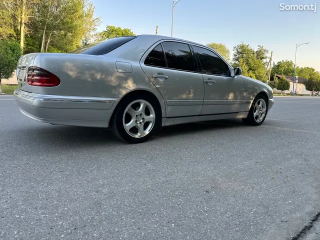 Mercedes-Benz E class 2002 · 3.2 AT