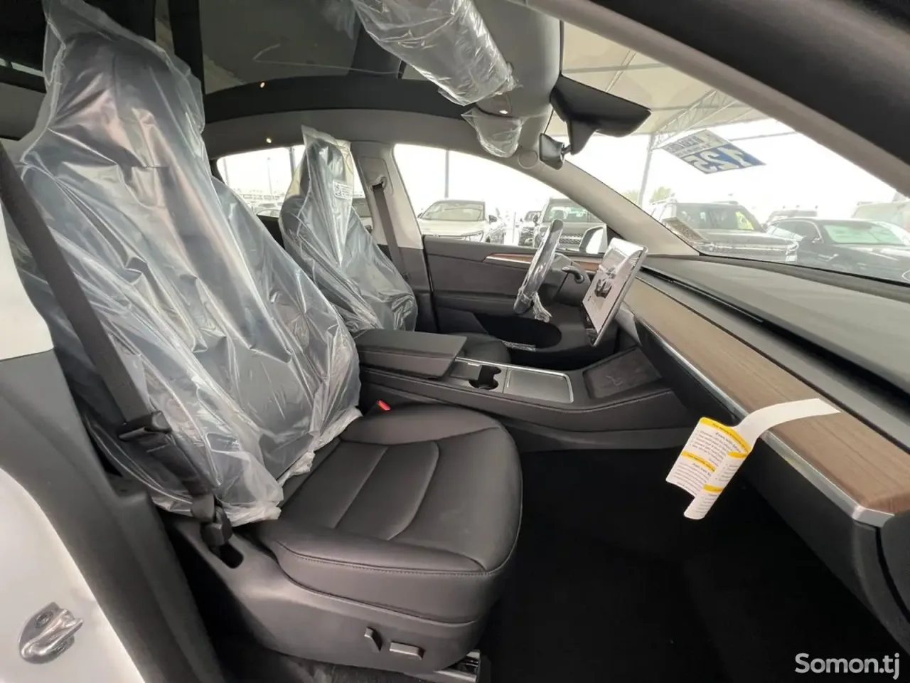 Tesla Model Y 2025 · 5.0 AT