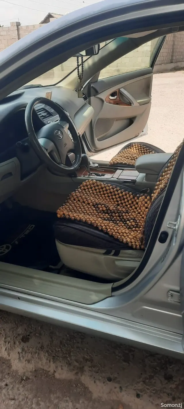 Toyota Camry 2007 · 2.4 AT