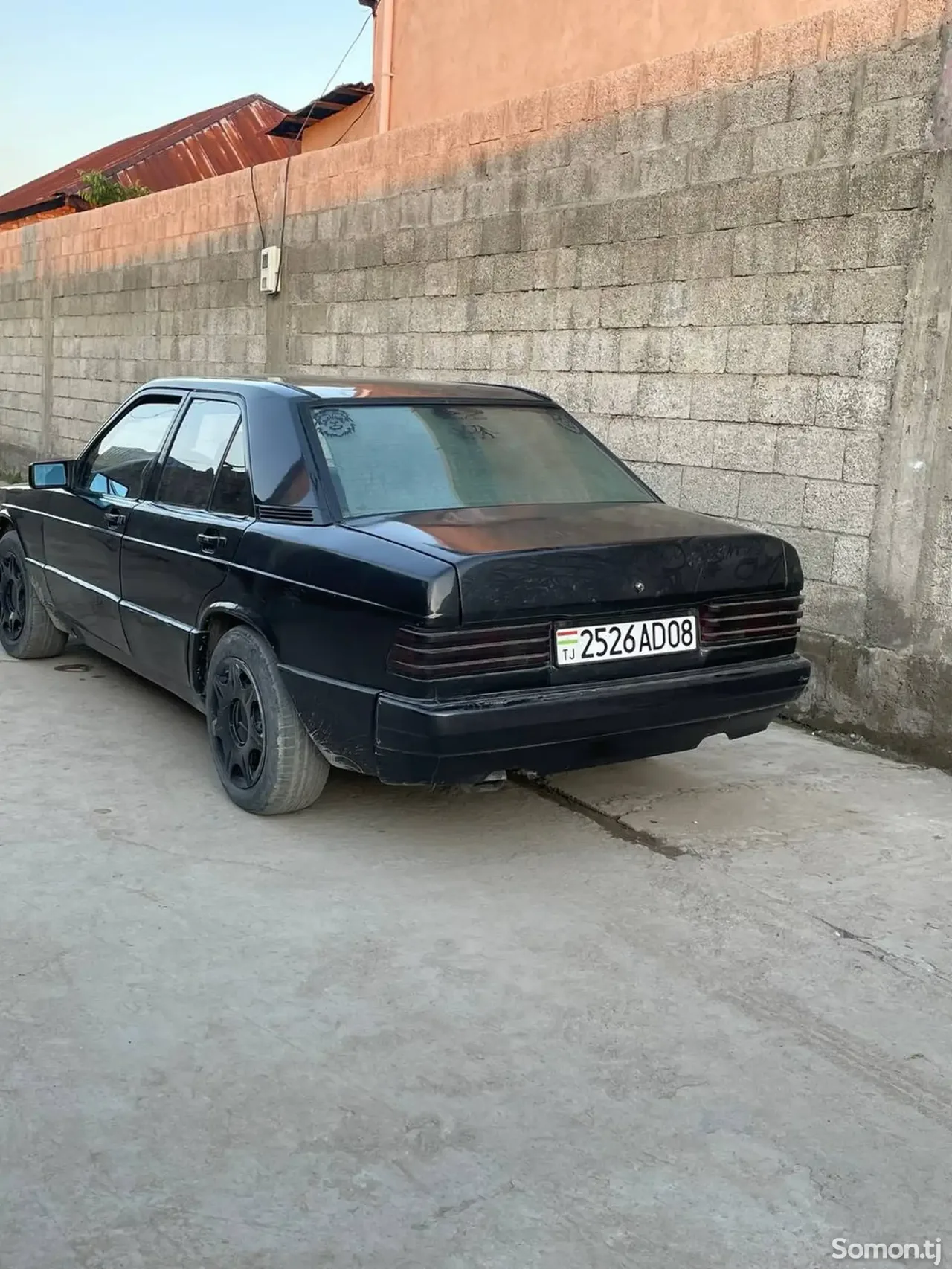 Mercedes-Benz W201 1990 · 1.8 MT