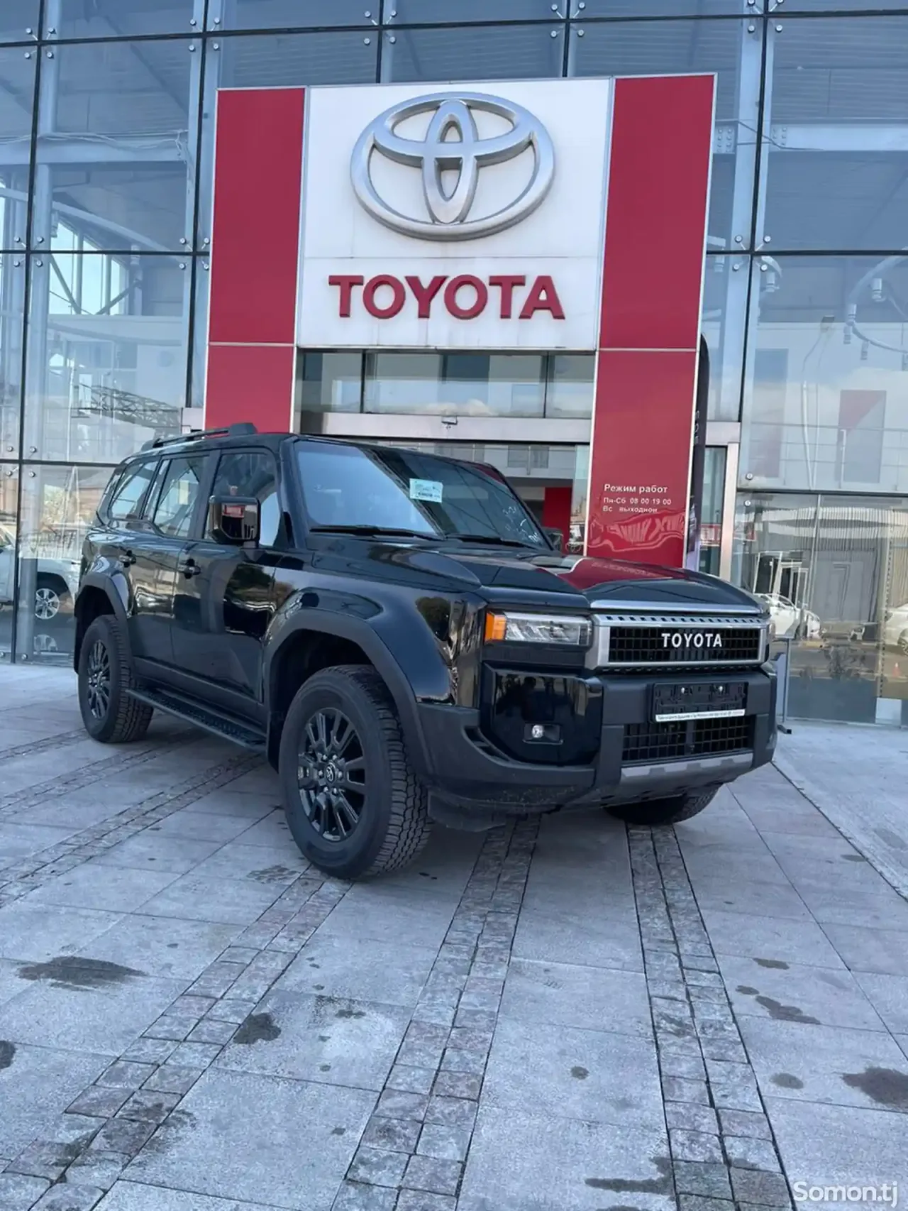 Toyota Land Cruiser Prado 2024 · 2.4 AT
