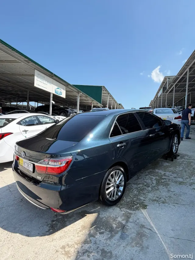Toyota Camry 2017 · 2.5 AT