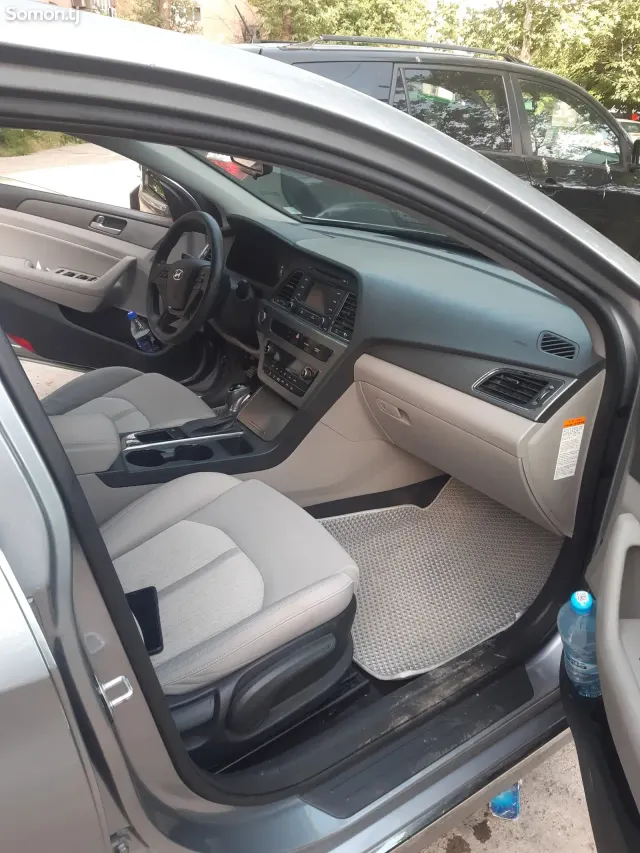 Hyundai Sonata 2015 · 2.0 AT