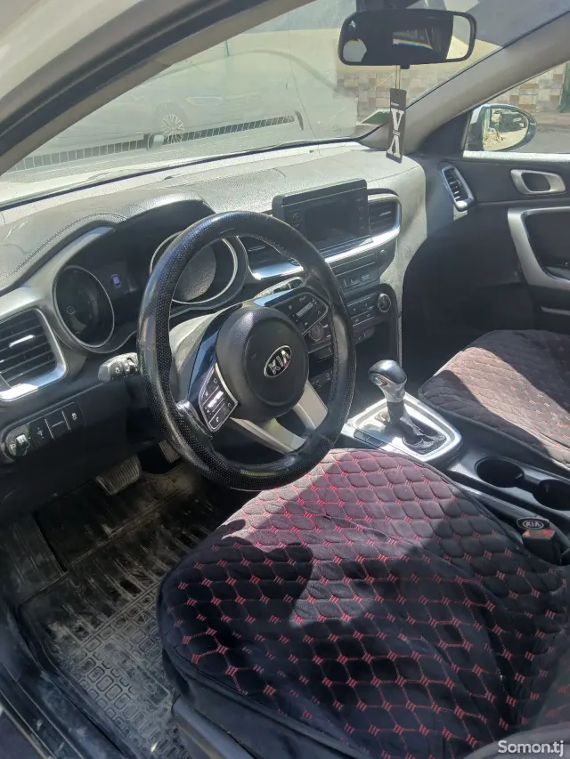 Kia Ceed 2019 · 1.6 AT