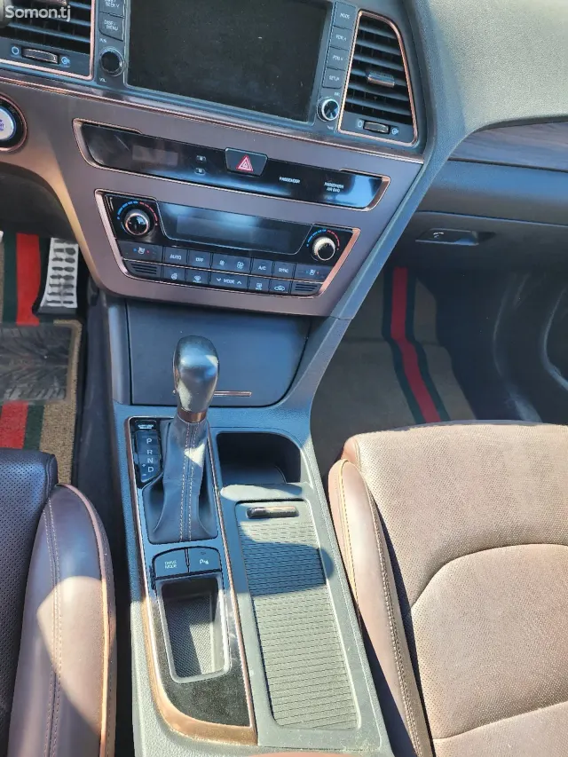 Hyundai Sonata 2015 · 1.6 AT